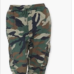 Plus size forever 21 camo jogger
